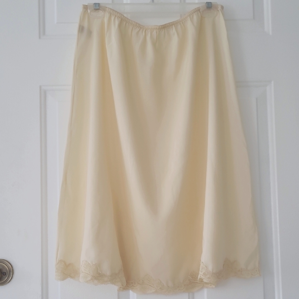 Wonder Maid Fine Lingerie Half Slip With Lace